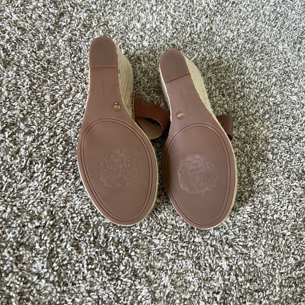 Vince Camuto wedge sandal size 9.5 - Picture 7 of 7